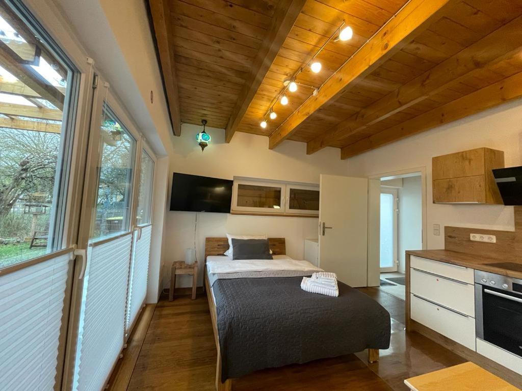 Ferienwohnung Im Stadtzentrum Von Bernau - Komfortable Wohnung Mit 2 Zimmern, Bad, Spuelmaschine, Waschmaschine, Komplette Kueche, Wlan, Terrasse, Ruhige Lage Бернау Экстерьер фото