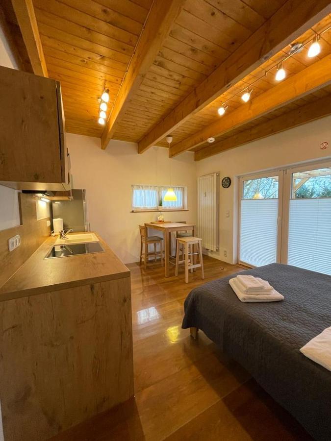 Ferienwohnung Im Stadtzentrum Von Bernau - Komfortable Wohnung Mit 2 Zimmern, Bad, Spuelmaschine, Waschmaschine, Komplette Kueche, Wlan, Terrasse, Ruhige Lage Бернау Экстерьер фото