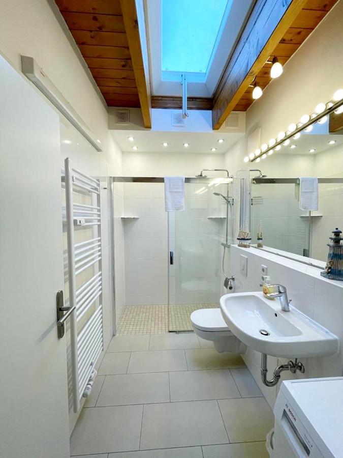 Ferienwohnung Im Stadtzentrum Von Bernau - Komfortable Wohnung Mit 2 Zimmern, Bad, Spuelmaschine, Waschmaschine, Komplette Kueche, Wlan, Terrasse, Ruhige Lage Бернау Экстерьер фото