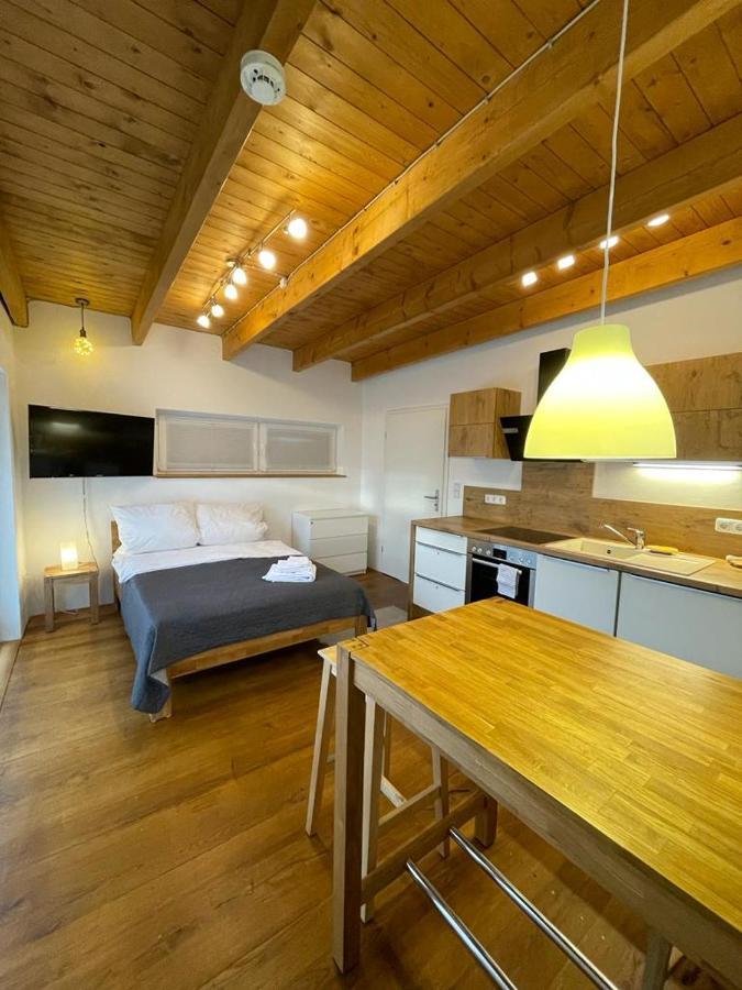 Ferienwohnung Im Stadtzentrum Von Bernau - Komfortable Wohnung Mit 2 Zimmern, Bad, Spuelmaschine, Waschmaschine, Komplette Kueche, Wlan, Terrasse, Ruhige Lage Бернау Экстерьер фото