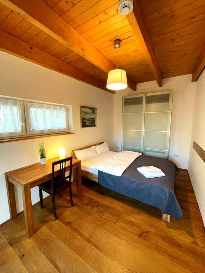 Ferienwohnung Im Stadtzentrum Von Bernau - Komfortable Wohnung Mit 2 Zimmern, Bad, Spuelmaschine, Waschmaschine, Komplette Kueche, Wlan, Terrasse, Ruhige Lage Бернау Экстерьер фото
