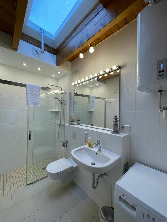 Ferienwohnung Im Stadtzentrum Von Bernau - Komfortable Wohnung Mit 2 Zimmern, Bad, Spuelmaschine, Waschmaschine, Komplette Kueche, Wlan, Terrasse, Ruhige Lage Бернау Экстерьер фото